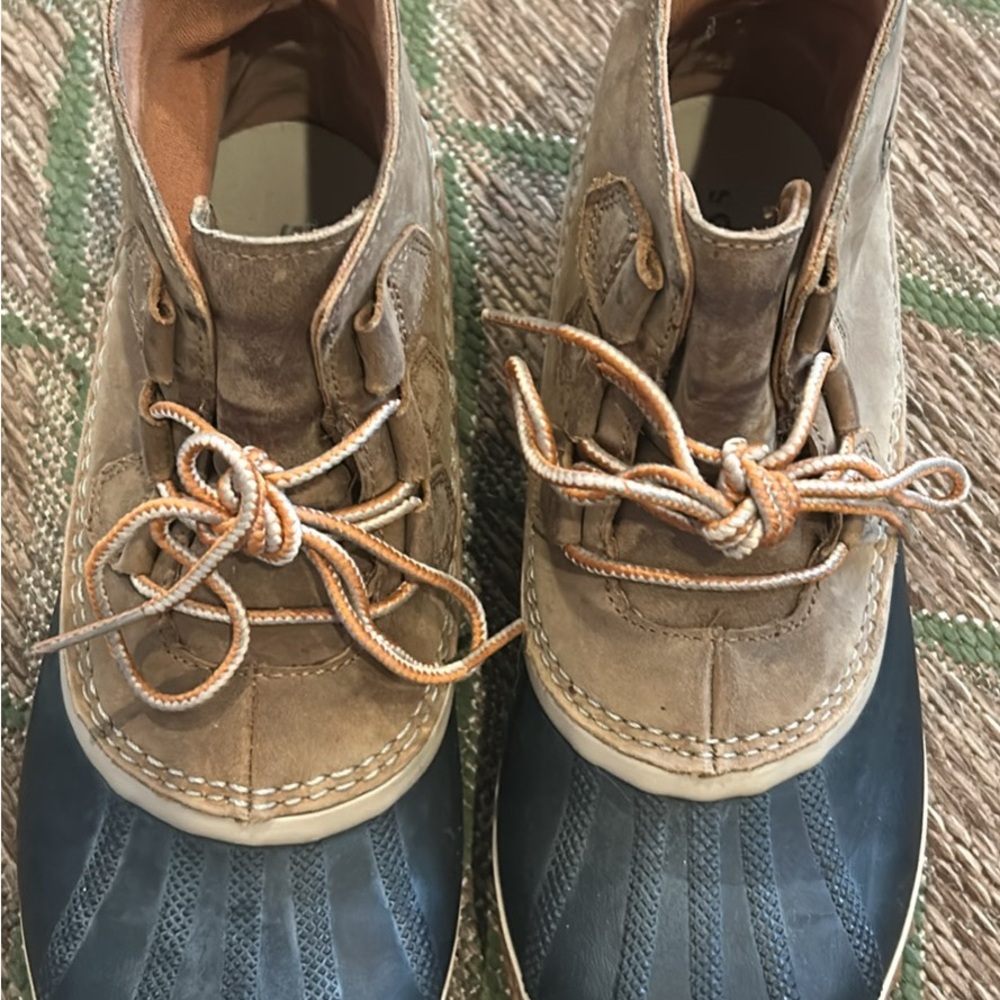 Sorel Brown and Black Duck Boots